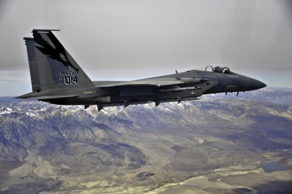 F-15 og F-16 jagerfly.  USAF Foto/Wikimedia.