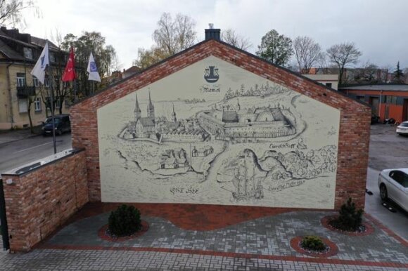 Klaipeda's buildings are decorated with impressive graffiti - have you seen them all?