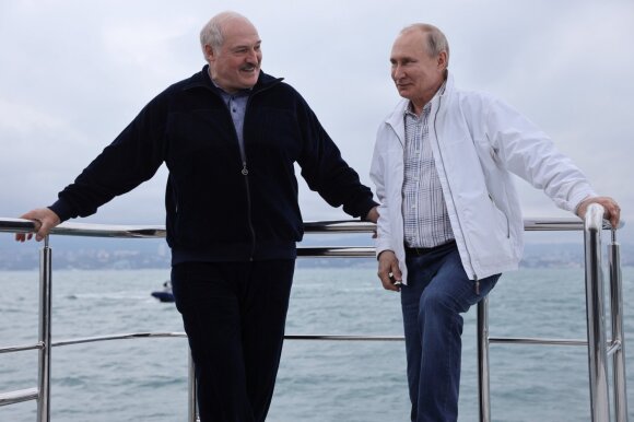 On the second day of the meeting, Putin and Lukashenko set sail