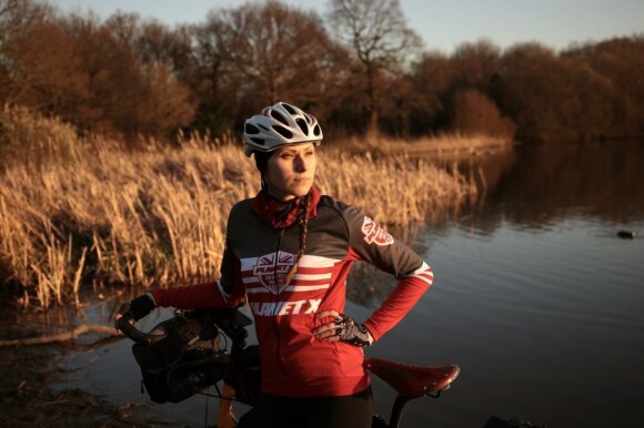 Londono lietuviai pasiryžo kvapą gniaužiančiai kelionei - aplink pasaulį mins dviračiais