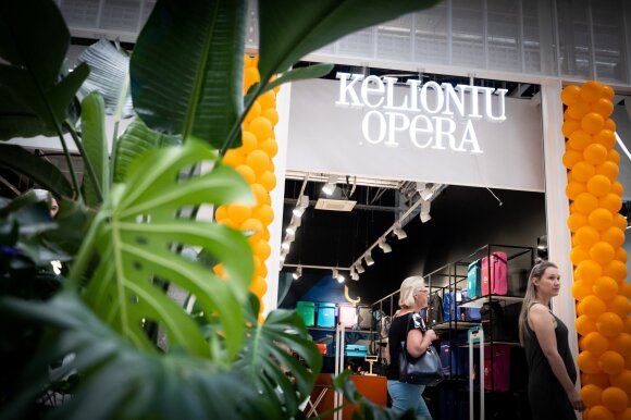 Vilniuje duris atvėrusi „Kelionių opera“ išparduotuvė pirkėjus stebins itin žemomis kainomis