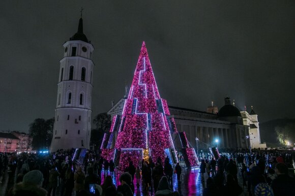 Finally, the capital has an impressive Christmas tree, which will be admired by all of Europe.