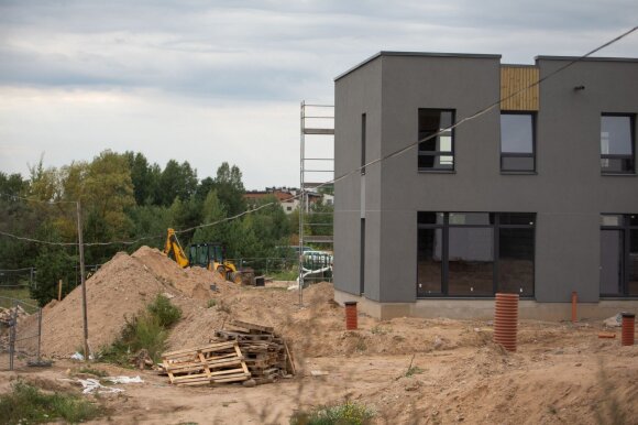 Namo statybos Vilniuje: įvardijo, kiek teks pakloti už gerą sklypą