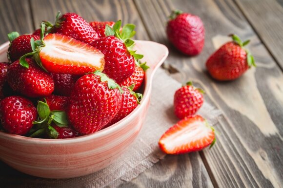 Lithuanian strawberries are already in stores: how much will it cost to taste them?