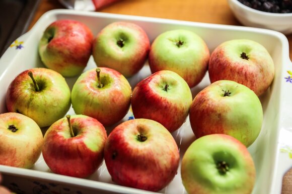 Stuffed and baked apples