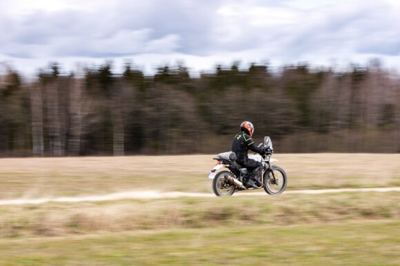Mieliausko kelionė aplink Lietuvą žvyrkeliais motociklu