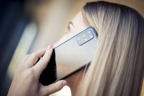 Pristatytas naujas, ilgai lauktas flagmanas „Samsung Galaxy S20“: pamatykite pirmieji, kaip jis atrodo