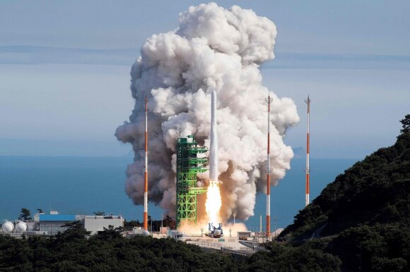 Pietų Korėjos raketa Nuri pakilo į kosmosą.
