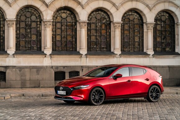 "Mazda" pristatė naujus modelius su "Skyactiv-X" varikliu