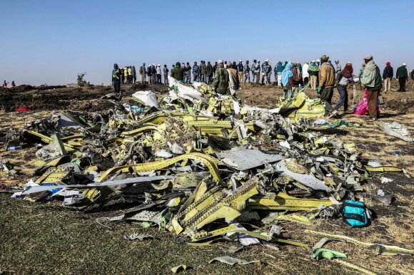 The crashes of two new Boeing 737 MAX aircraft, which killed 346 people, were due to the lack of additional angle sensors that are duplicated.