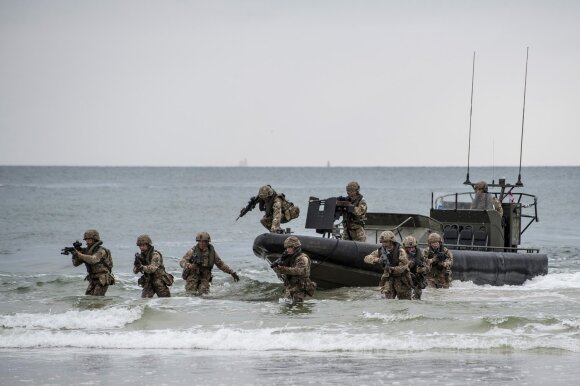 На побережье Литвы – впечатляющие десантные операции союзников: это не рядовые учения