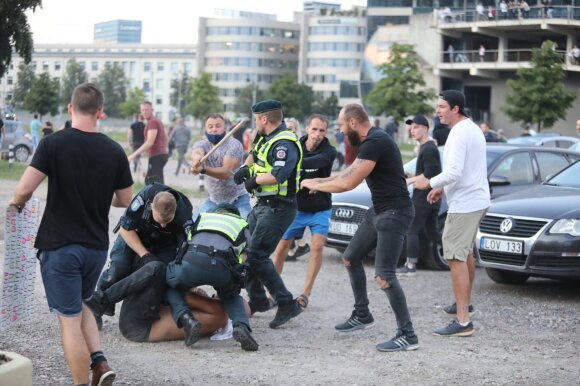 Protest before the Seimas.