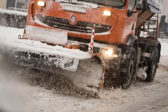 Rules to help drivers survive an unprecedented snowfall