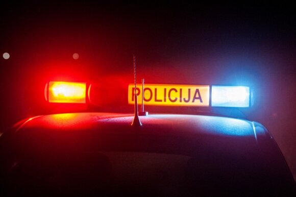 Nuo policijos bėgusį BMW vairuotoją teismas pripažino nekaltu – užteko vienos patrulių klaidos