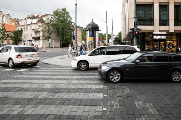 Looping traffic in Vilnius old town