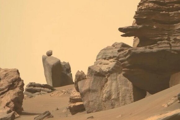 Leter etter tegn til liv på Mars.