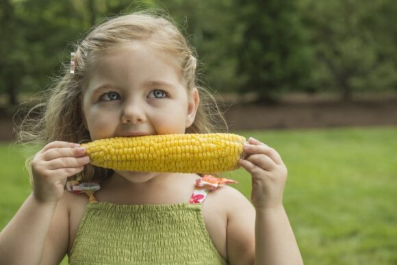 More than half of Lithuanian children eat very little of these products: a nutritionist urges parents to catch up