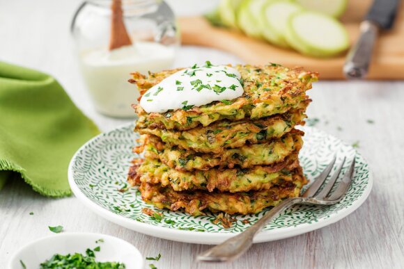 5 delicious recipes with zucchini: from pancakes to rolls and cakes - recipes you will definitely save