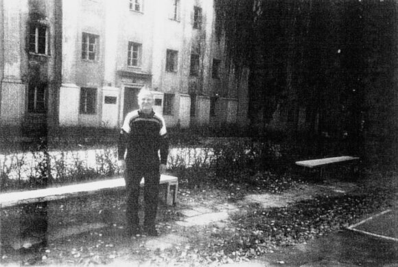 O. Hinenas po 50-ies metų aplankė savo įkalinimo vietą. Dabar čia įsikūrusi Lietuvos muzikos ir teatro akademija.