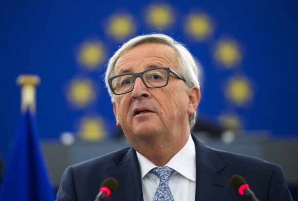 Юнкер предложил ввести евро во всех странах ЕС