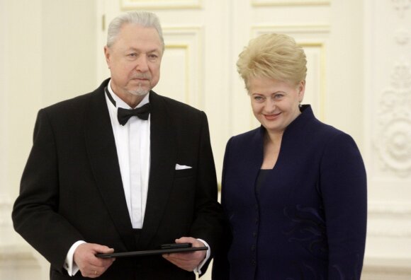 Nacionalinės premijos laureatas dainininkas Virgilijus Noreika ir Prezidentė Dalia Grybauskaitė 2011 vasario 16 d.
