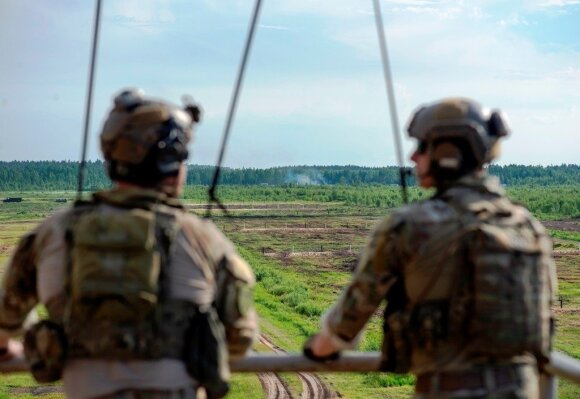JAV bombonešių skrydžiai virš Lietuvos ir Estijos: šį kartą rusams paspendė spąstus