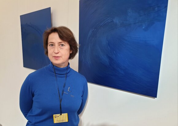 Vilniaus dailės akademijos profesorė, dailininkė juvelyrė Laima Kėrienė „Lietuvoje juntamas autorinės juvelyrikos poreikis, bet viešumoje unikalių papuošalų matoma labai retai.“