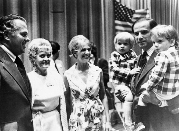 Joe Biden with children and first wife Neilia Biden (middle)