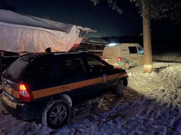 Rescue operation at Kaunas Yacht Club: a car burst into the water, divers were looking for people