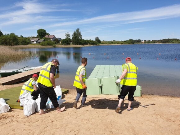 A new public beach is being installed in Vilnius