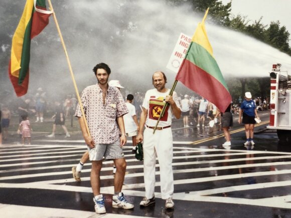 As a medical student, K. Kaikaris (left) in 1991. He participated in the rally in Washington (USA) for the Independence of Lithuania. 