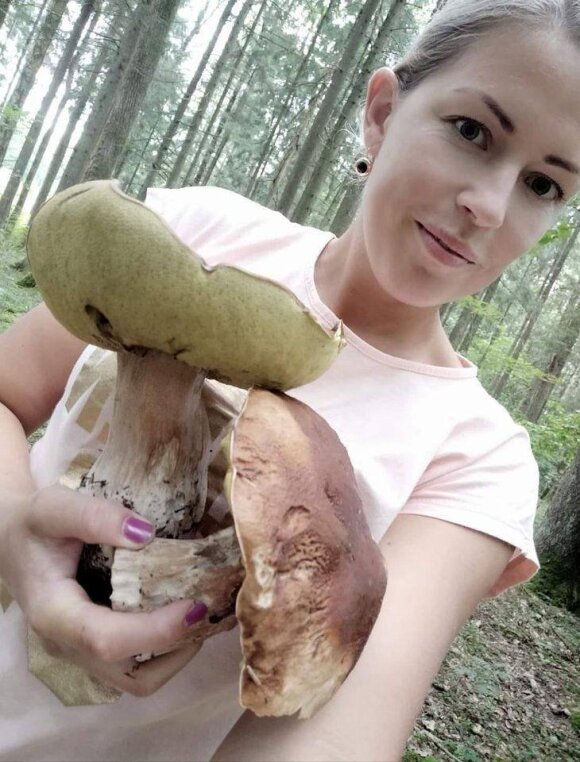 The people of Šilutė are happy with the mushroom harvest: they wear them in their hats, they carry them in their trunks