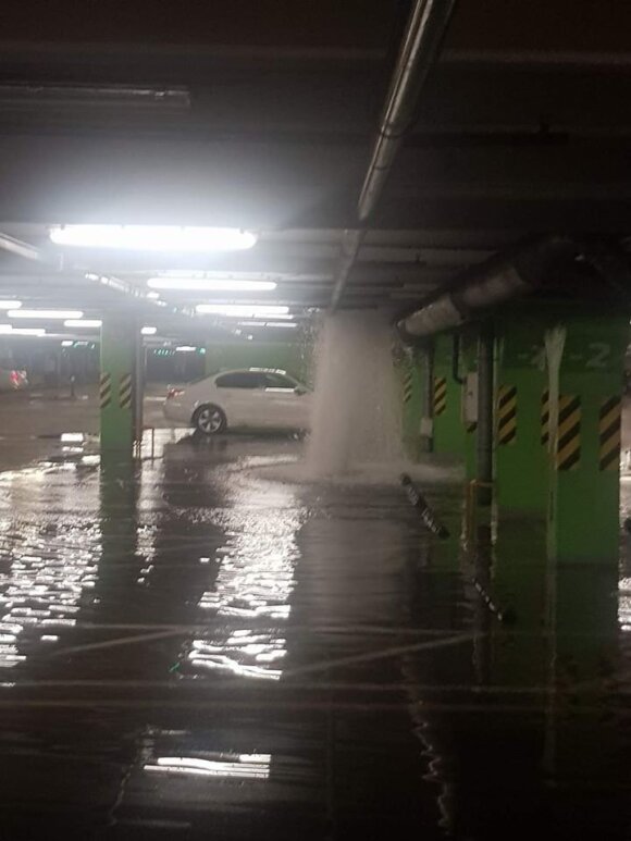 At night, the strong storm that traditionally hit Lithuania caused problems: some of the streets of the capital were flooded.