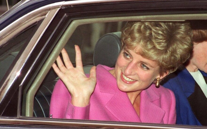 Atskleista, kaip princesė Diana terorizavo Camillą