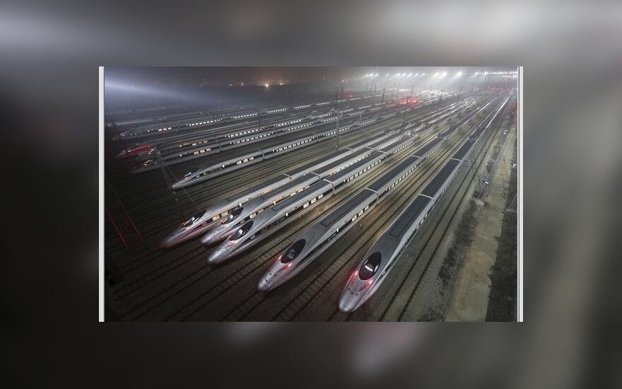 Kinija šįmet investuos per 115 mlrd. JAV dolerių į geležinkelių plėtrą