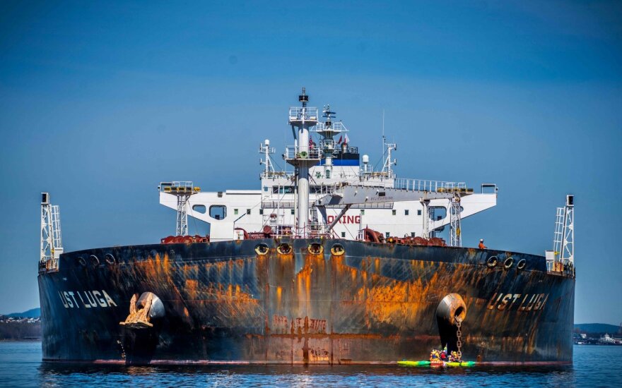 Analitikai: ES draudimas dėl laivų Rusijai gali būti skausmingesnis už naftos embargą