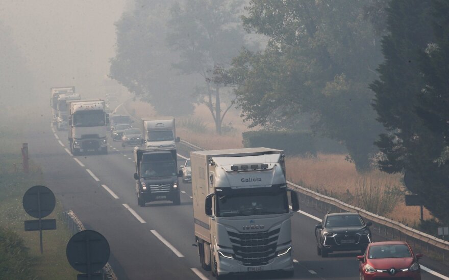 Pietvakarių Prancūzijoje dėl gaisro evakuota dar tūkstančiai žmonių