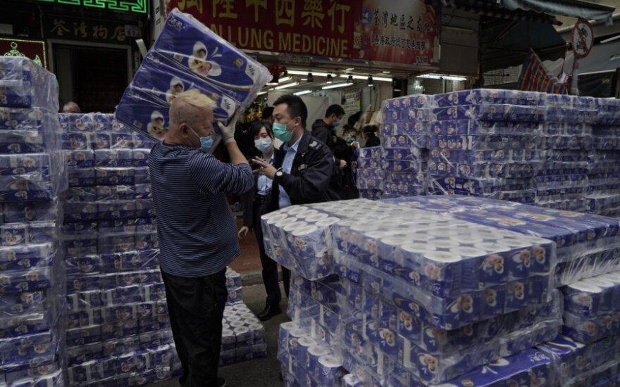Honkonge masiškai perkamas tualetinis popierius