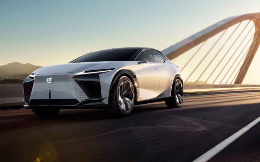 „Lexus“ pristatė savo ateities viziją ir koncepcinį modelį „LF-Z Electrified“