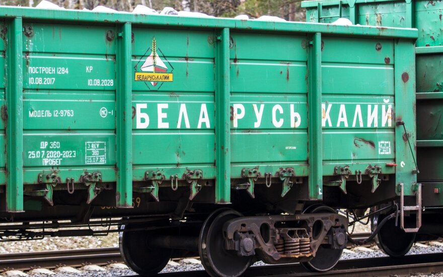 Latvian institutions and private carriers see no way to transport Belarusian fertilizers