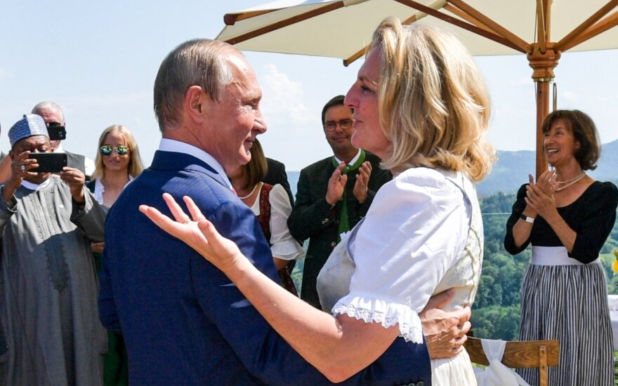 Vladimiras Putinas ir Karin Kneissl 