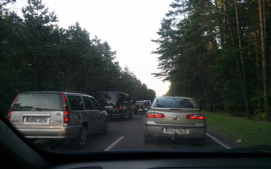 Pasipiktinusį Vilniaus vairuotoją nustebino valdininko laiškas