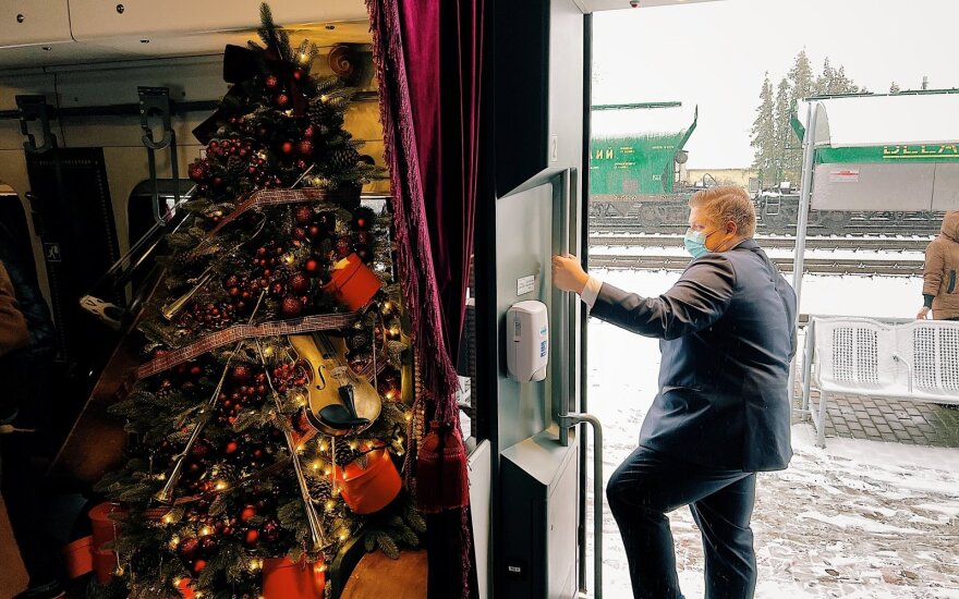 Išbandė į Vilnių vežantį kalėdinį traukinį: šia idėja galime girtis visame pasaulyje – Lietuvos sostinė nustelbė visus