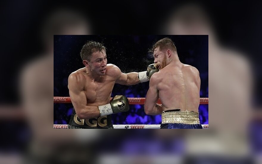 Бой Головкина и Альвареса завершился вничью RU.DELFI