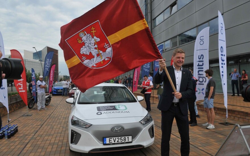 Vilniuje startavo šeštosios elektromobilių varžybos