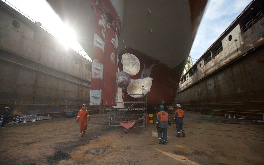 Naujame VLG doke atnaujinti pirmieji „Panamax“ laivai