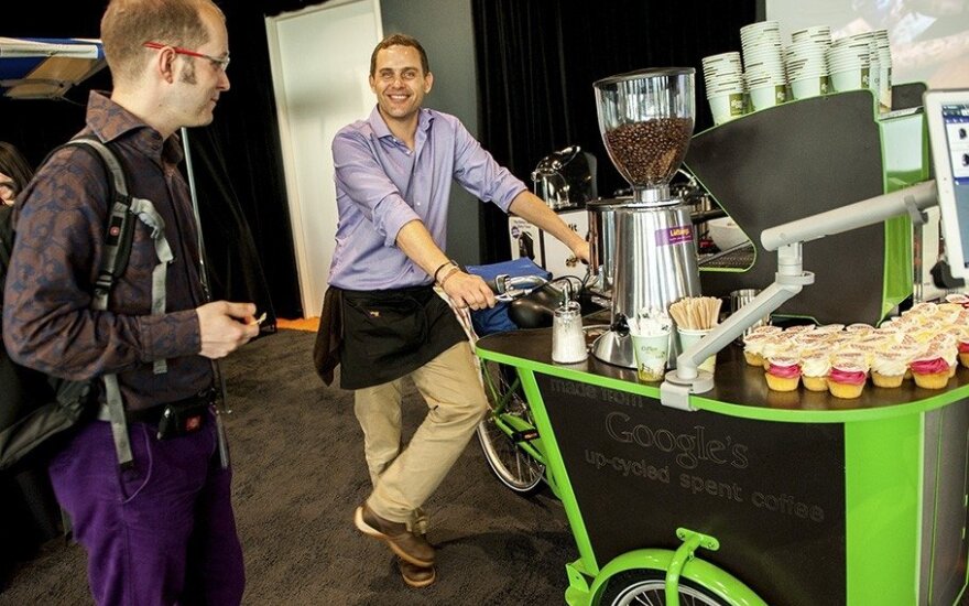 Kavos „LÖFBERGS“ ekspertai „GOOGLE“ personalą moko ruošti kavą
