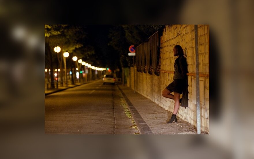 Aistros dėl prostitucijos legalizavimo: kur stovėti ir ką dėvėti