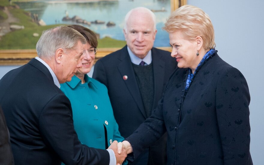 Dalia Grybauskaitė with the US Senators Senators Lindsey Graham, Amy Klobuchar and  John McCain
