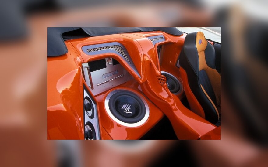 Orkestro garsai automobilyje